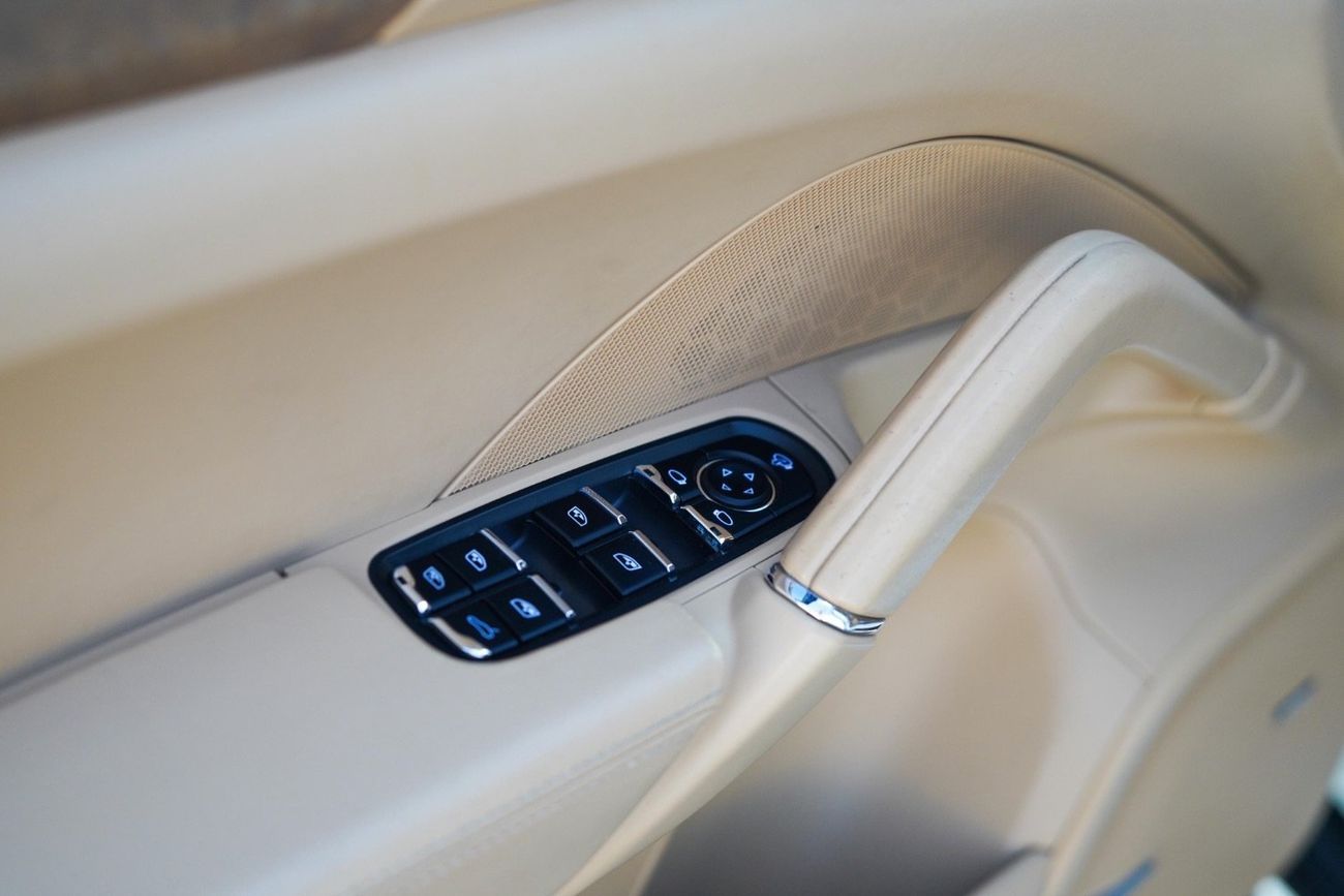 Porsche Cayenne Turbo 4.8L (500 HP)