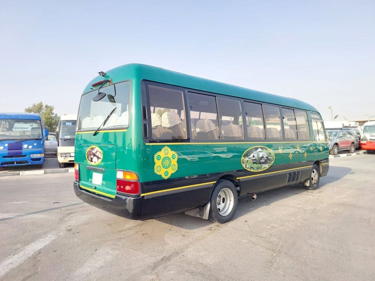 Toyota Coaster TOYOTA COASTER BUS RHD 2000 MODEL 4.2 L DIESEL AUTOMATIC(PM10377)