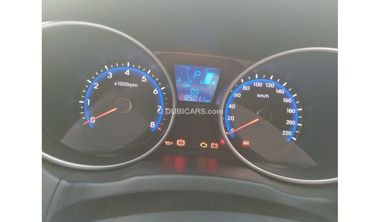 هيونداي توسون 2014 سماوى خليجى 2000 CC بانوراما  تشيكات وكالة بدون صبغ بدون حوادث ممتاذة ماشية قليل