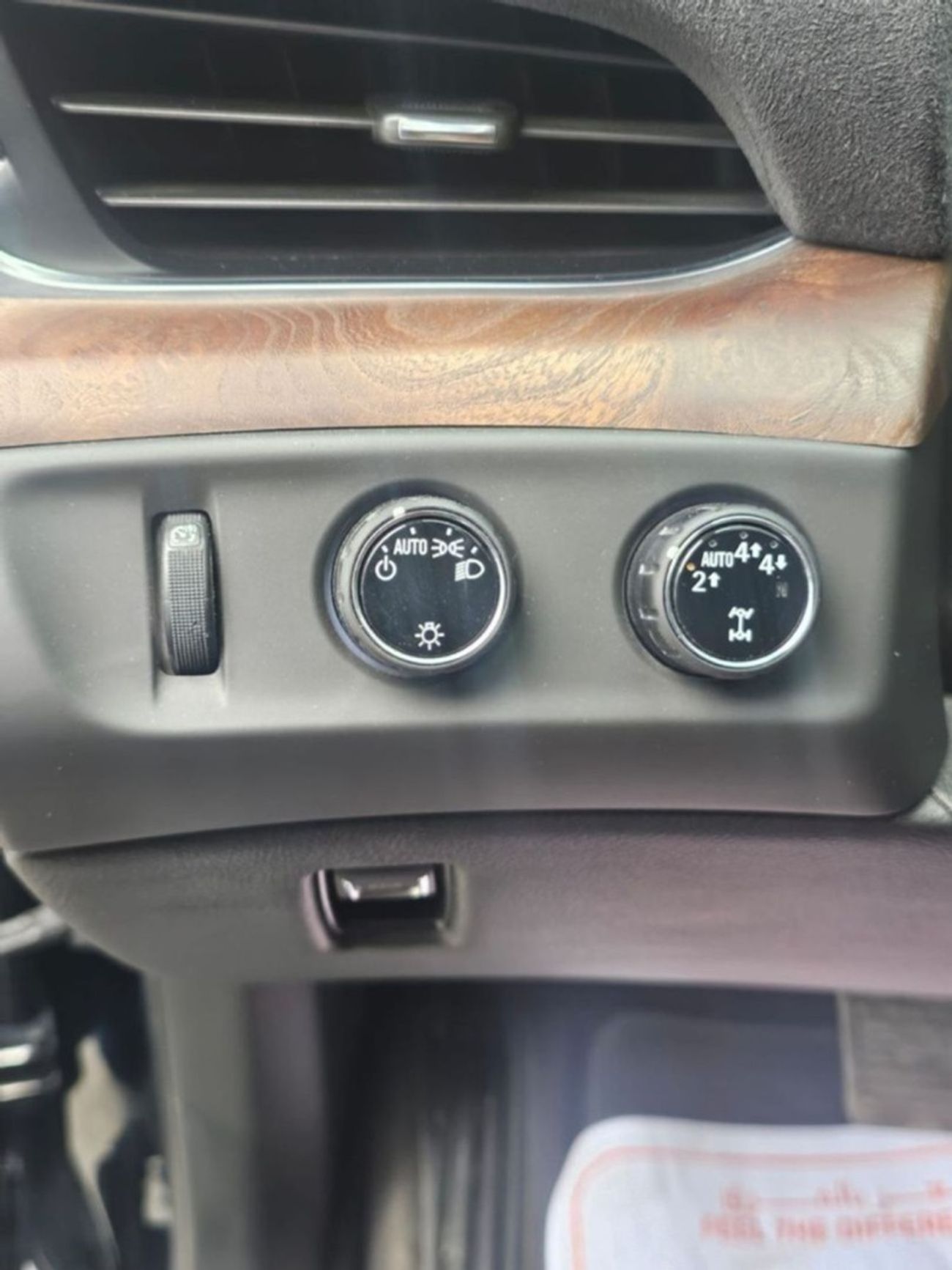 كاديلاك إسكالاد Premium Luxury Platinum 6.2L 4WD