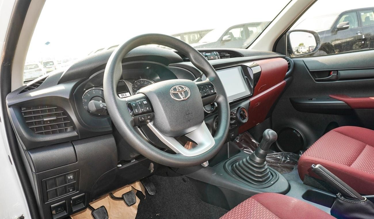 Toyota Hilux 2.7L  M/T 2WD