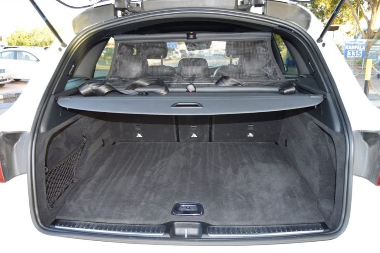 Mercedes-Benz GLC 200 Full option leather seats clean car