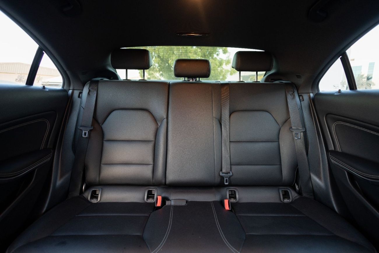 Mercedes-Benz CLA 200 Std 2.0L Mercedes-Benz CLA200 2019 GCC under Warranty with Flexible Down-Payment.