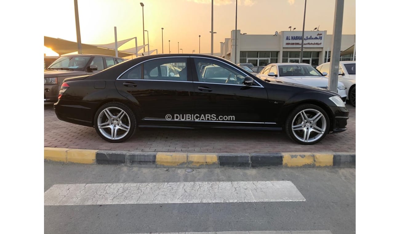 Mercedes-Benz S 500 Mercedes Benz S500 model 2007 GCC car prefect condition full service full option low mileage