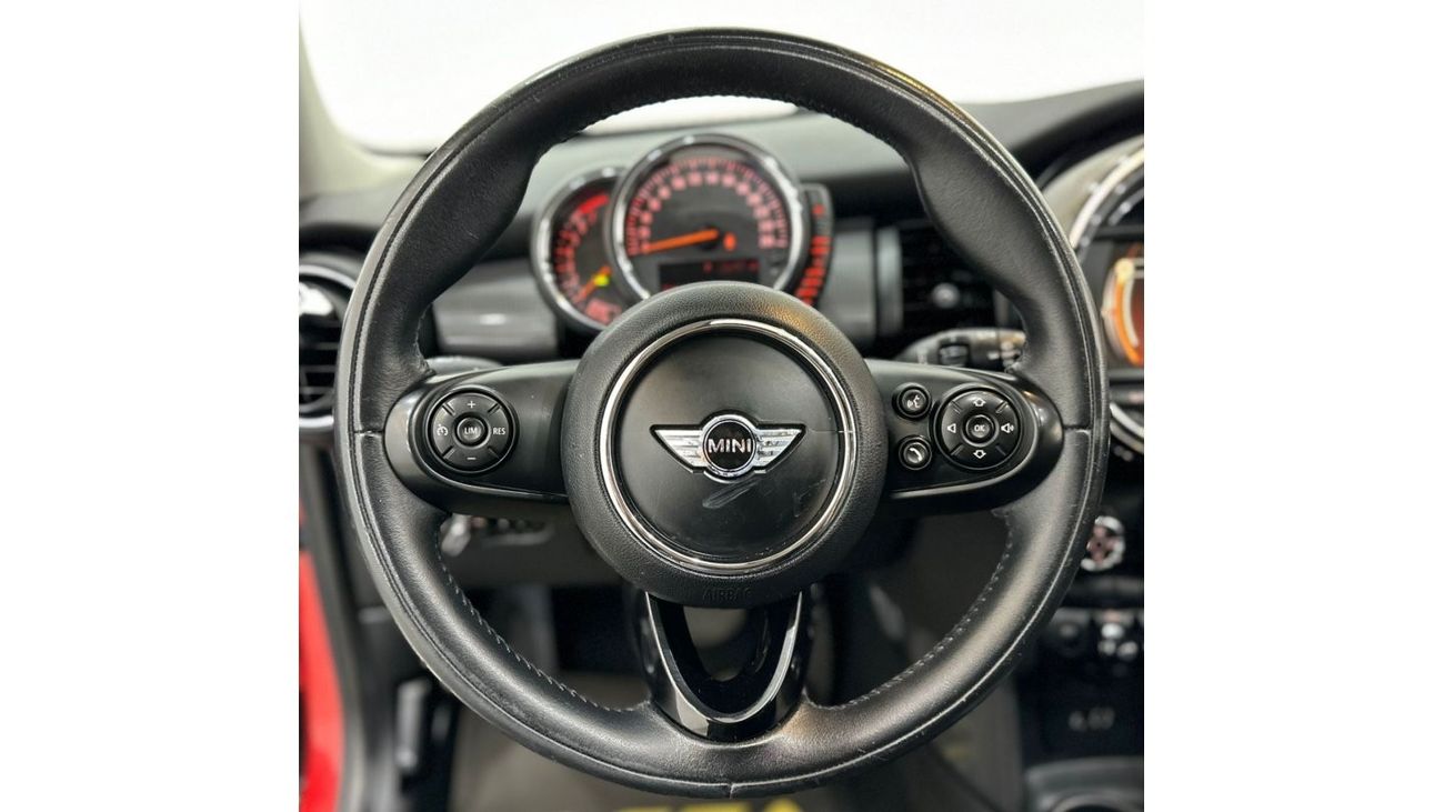Mini Cooper Std 2015 Mini Cooper, Service History, Excellent Condition, GCC