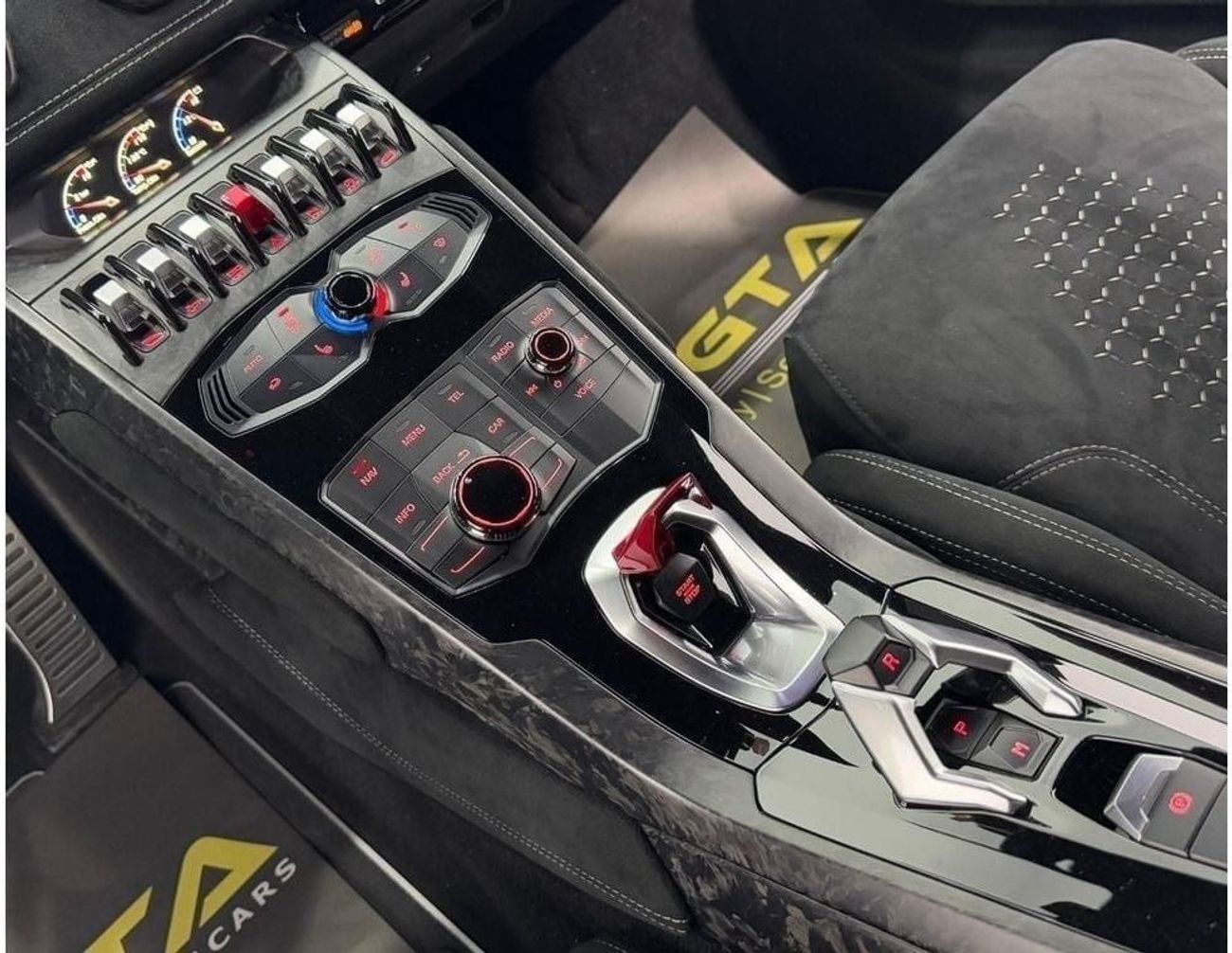 Lamborghini Huracan Performante 2018 Lamborghini Huracan Performante, Warranty, Carbon Fiber Package, Very Low Kms, GCC