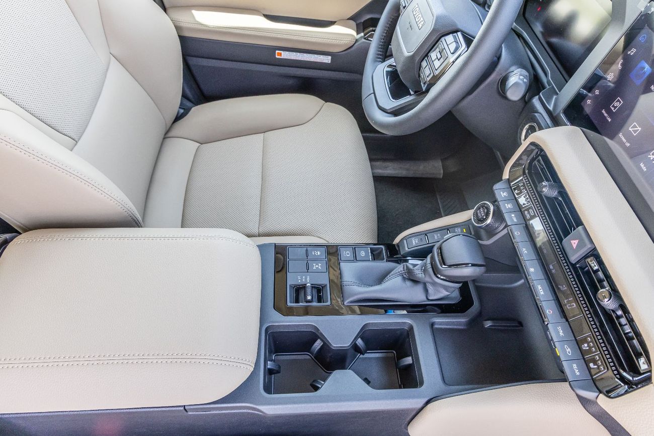 تويوتا برادو TXL-2 Toyota Prado TXL-2 - 4WD - 2.8L Turbo - Diesel - Sunroof - 2025 (Export)