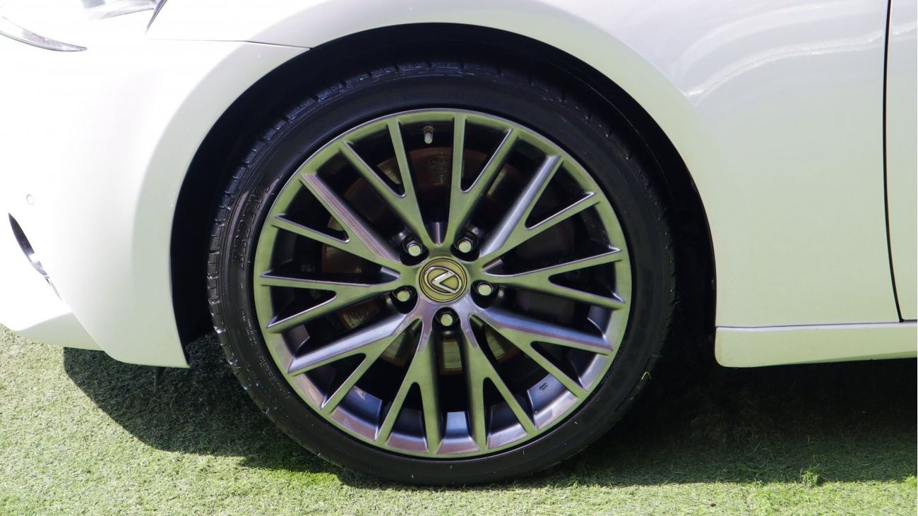 لكزس IS 200 200 T