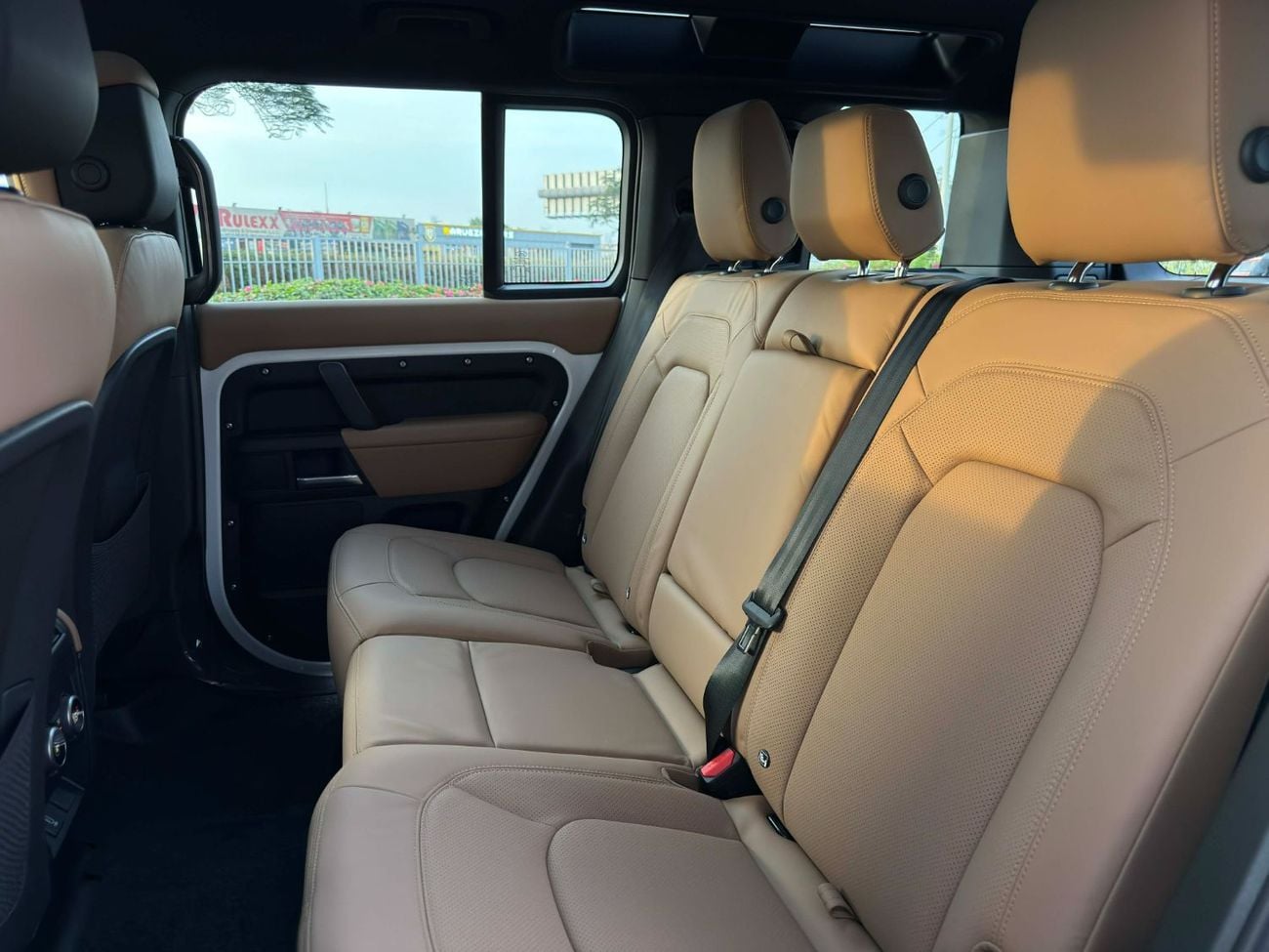 لاند روفر ديفندر **2026**GCC SPEC P525 UNDER WARRANTY AND SERVICE