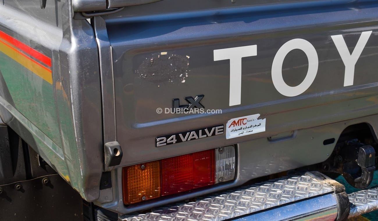 Toyota Land Cruiser Pick Up LX V6