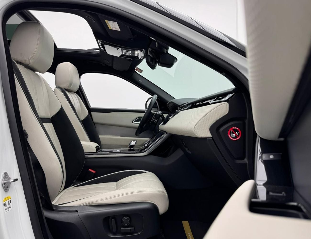 Land Rover Range Rover Velar P250 R-Dynamic SE 2.0L 2023 Range Rover Velar R-Dynamic SE P250, Range Rover  Service History, Range