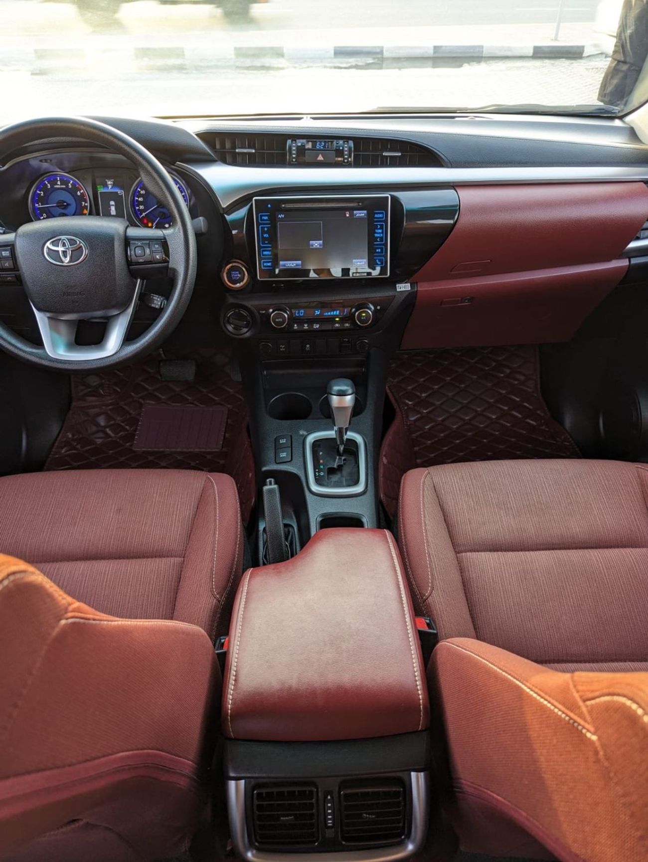 Toyota Hilux TOYOTA HILUX TRD V6 engine 4.0 4x4 petrol perfect condition inside and outside original color withou