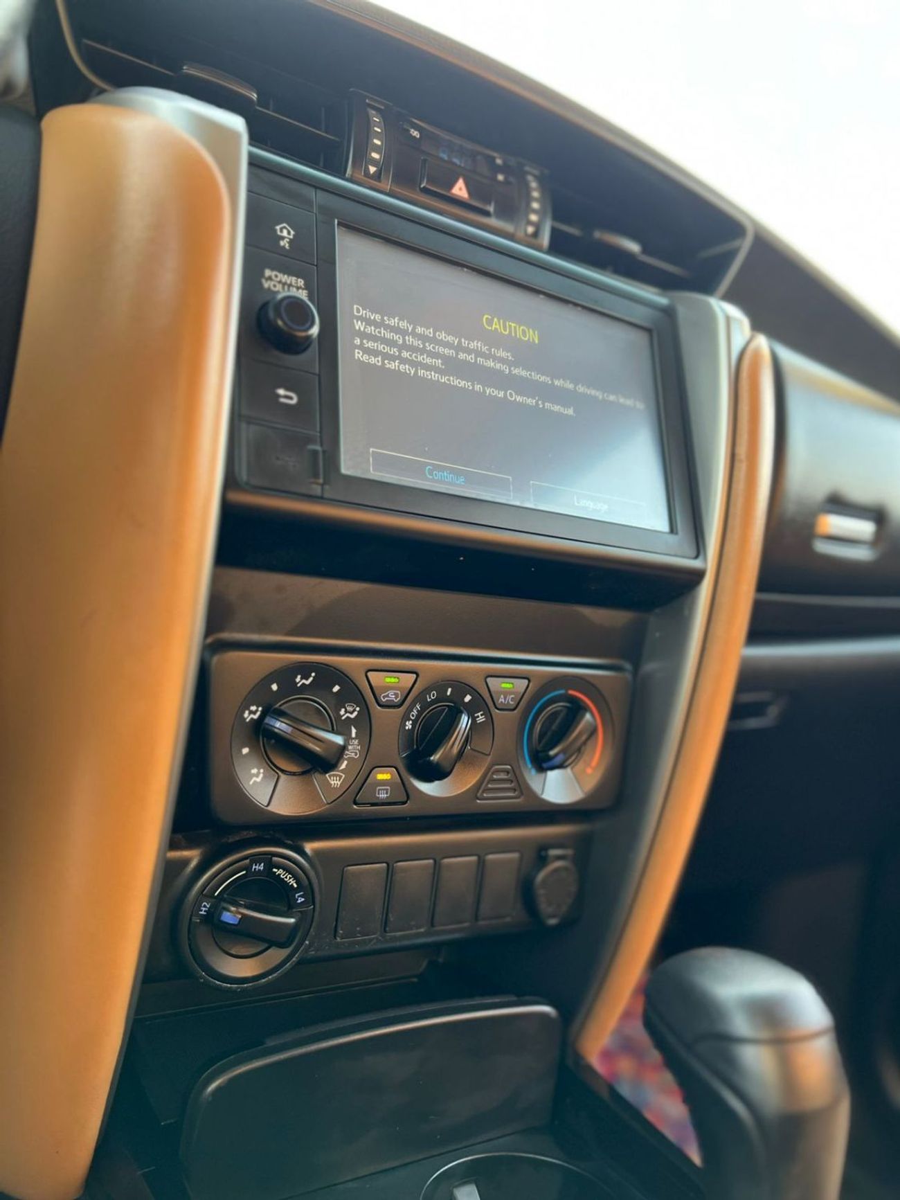 تويوتا فورتونر EXR 2022 Toyota Fortuner 2.7 V4 - AWD 4x4 - GCC - Rear Sensor