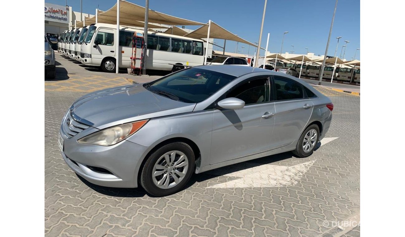 Hyundai Sonata Hoynday sonata 2011 full automatic very good condition