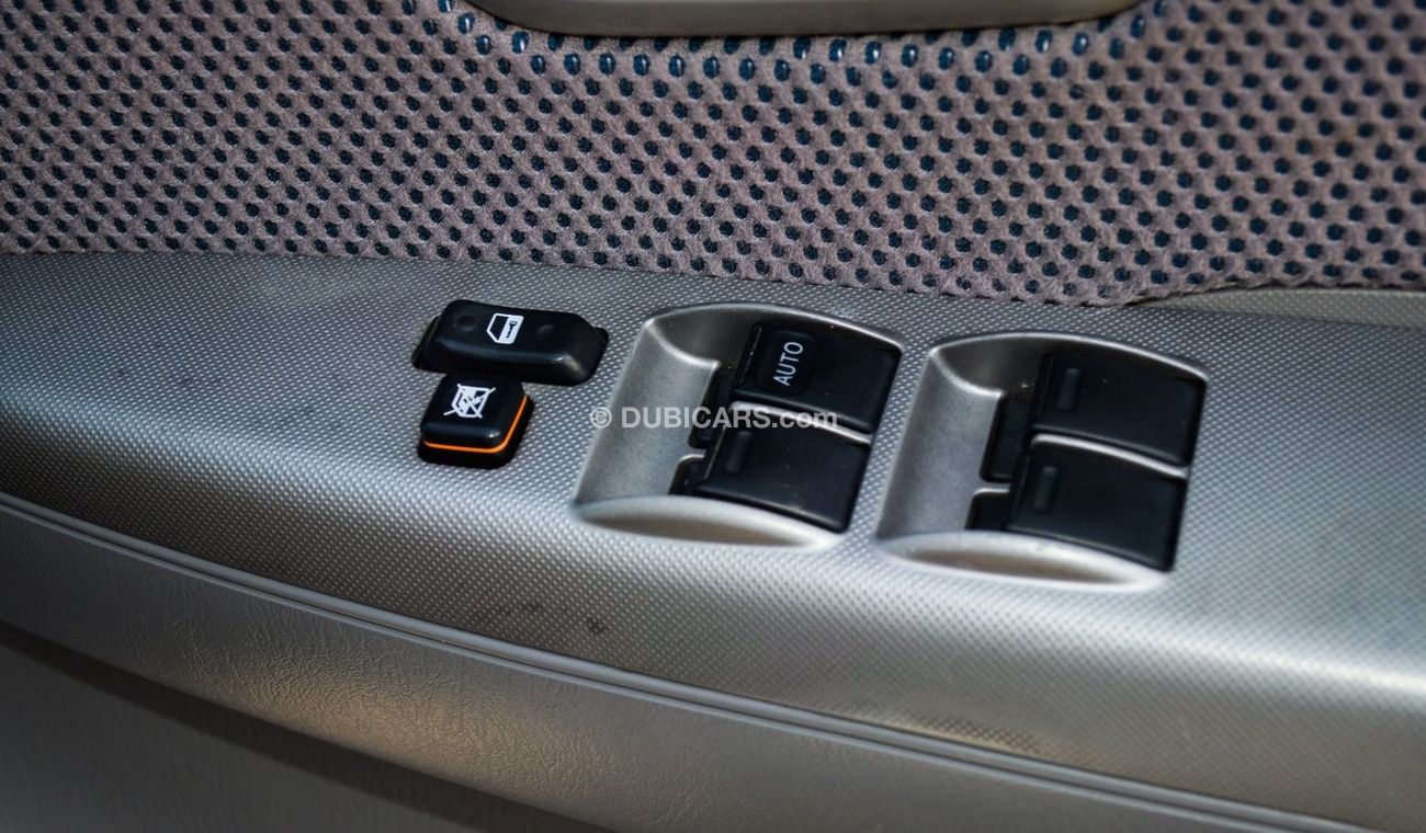 Toyota Hilux SR5 3.0 D4D Diesel Right Hand