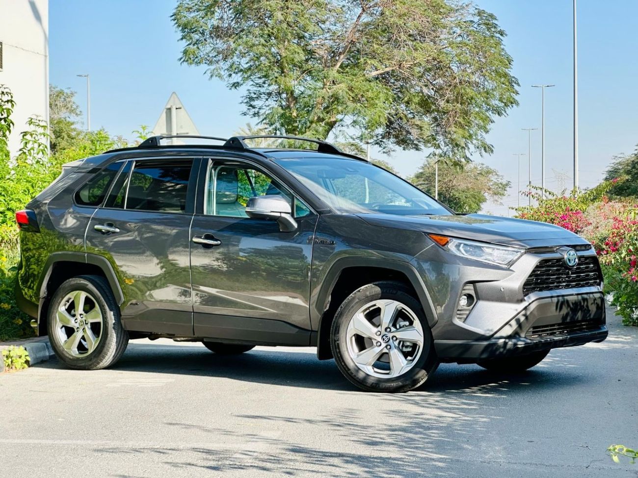 Used Toyota RAV4 HYBRID Limited AWD Full option 2022 for sale in Dubai ...