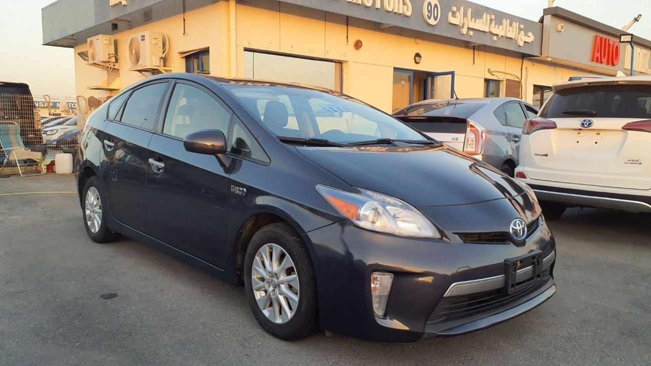 تويوتا برياس Prius PLUG IN  Fresh Import 2013 Model