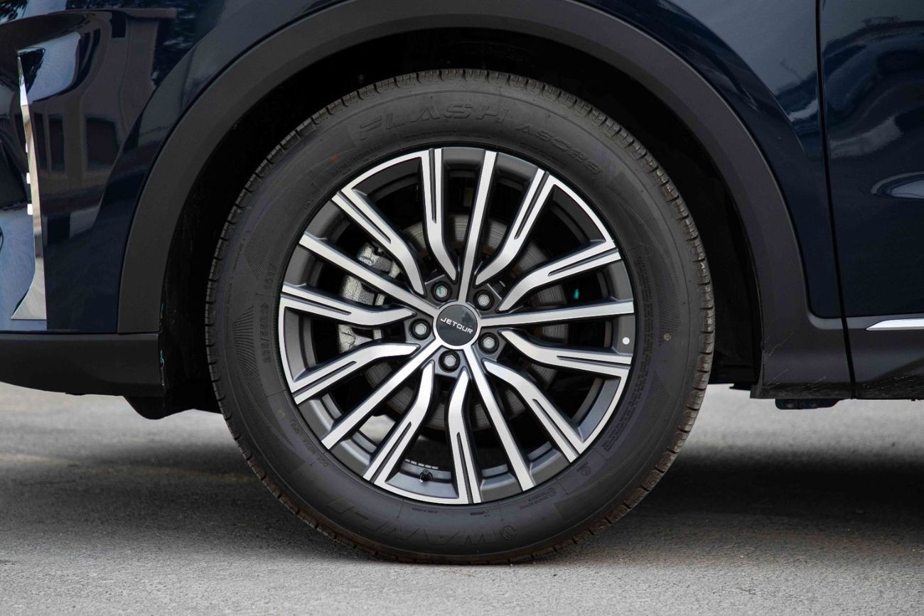 جيتور X70 2023 جيتور X70 بلس يونجزي SUV 1.5 - أزرق من الداخل أحمر