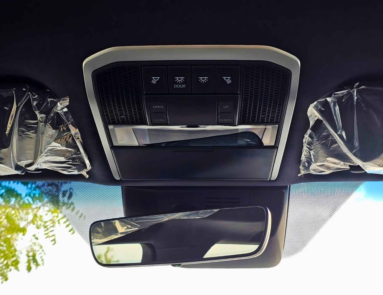 Toyota Land Cruiser VXR VX /4.0L PETROL V6 /RADAR /BIG DVD/JBL SPEAKERS / REAR ENTERTAINMENT DVD /MID OPTION (CODE#VX4MA