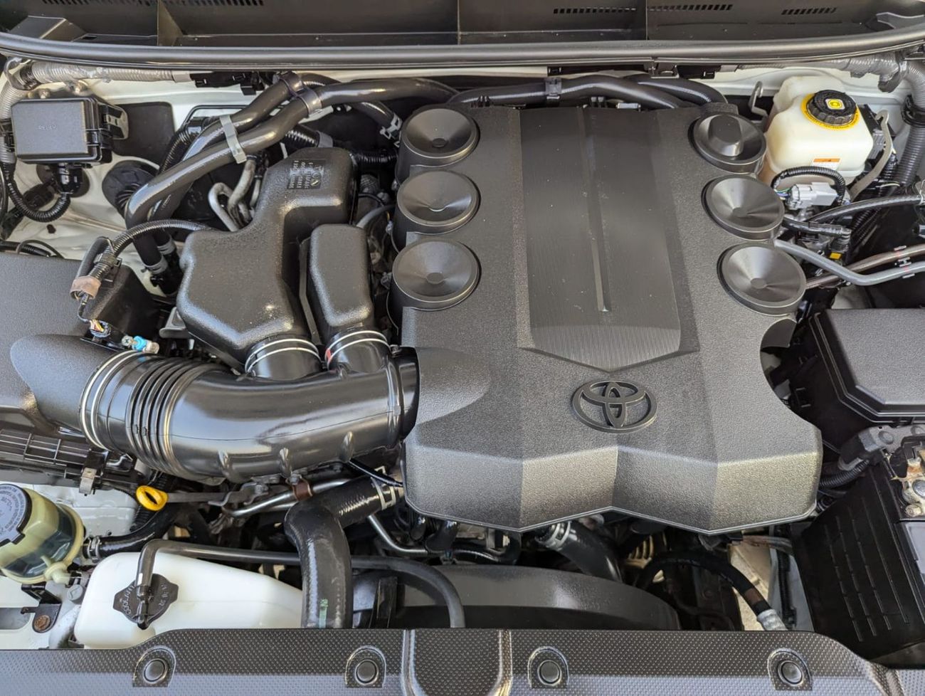 تويوتا برادو Toyota Prado 2018 gxr white colour LHD automatic gear