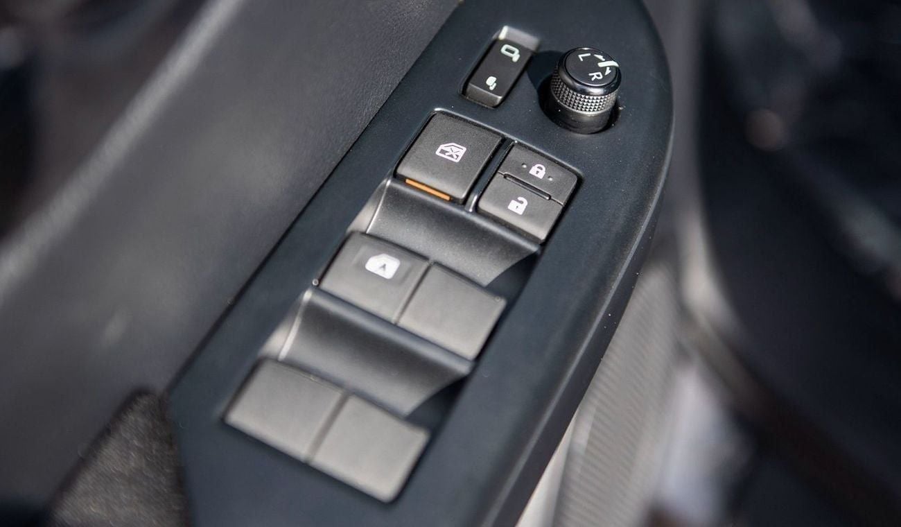 تويوتا هيلوكس TOYOTA HILUX 2.4L MID OPTION A/T MY2025 FOR EXPORT