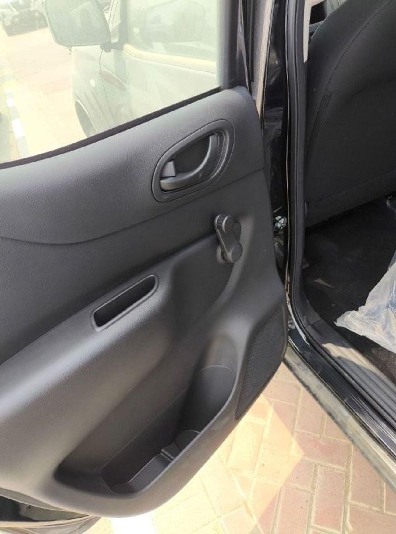 نيسان نافارا Nissan/Navara/NAV02 D23 2.5D XE 4X4 DC PLUS Mt