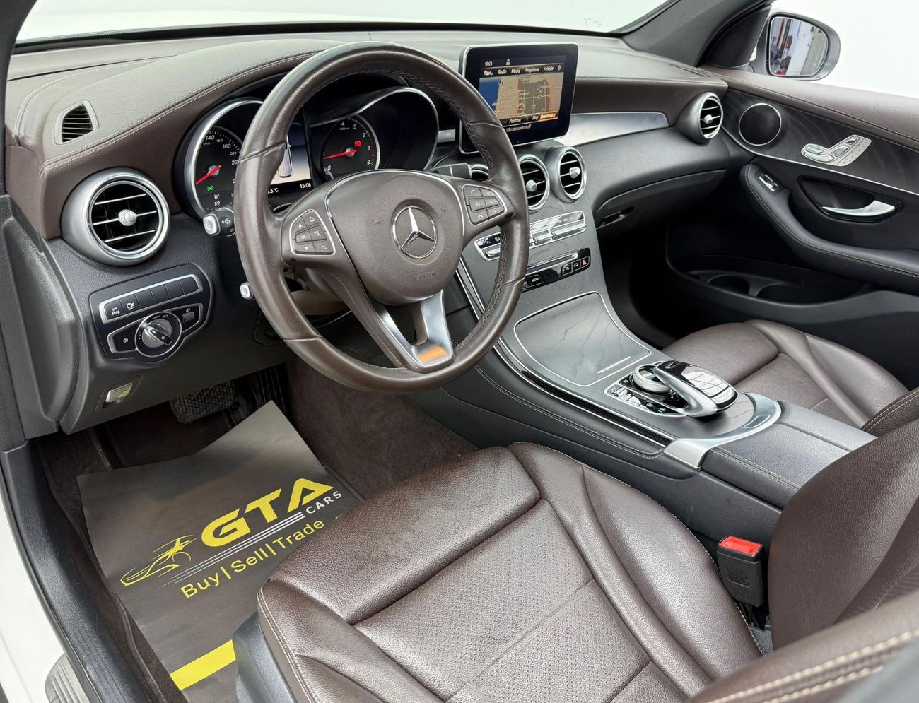 Mercedes-Benz GLC 250 4MATIC 2.0L 2019 Mercedes-Benz GLC 250 4MATIC, 1 Year Warranty, Service History, GCC