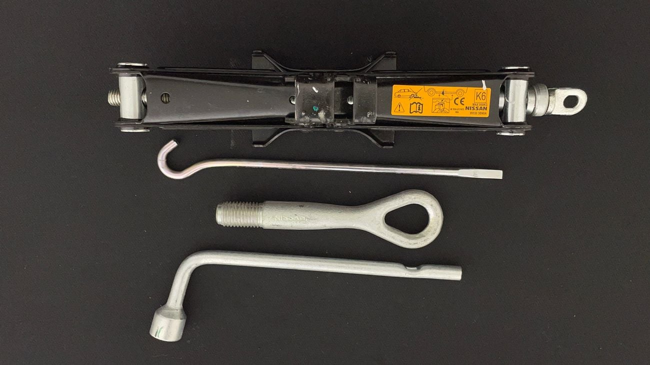 نيسان صني SV 1.5 | بدون دفعة مقدمة | اختبار القيادة في المنزل