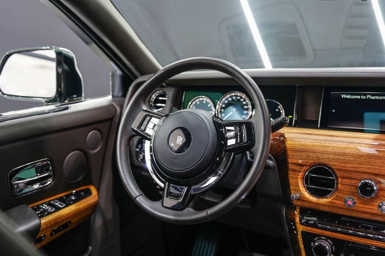 Rolls Royce Phantom SWB 2022 Rolls Royce Phantom, Rear-Seat Entertainment, Starlight Headliner, Dealer Extended Warranty