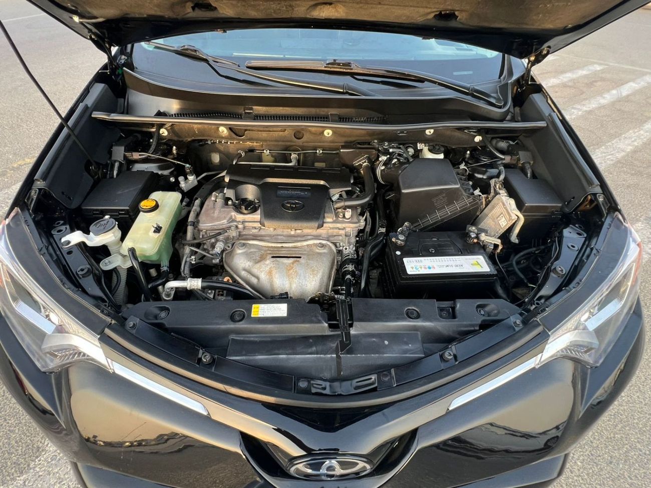 Toyota RAV4 2017 Toyota Rav4 XLE 2.5L V4 Mid Option - Sunroof - Rear Cam - Auto Trunk