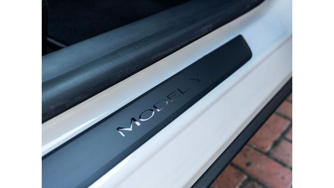 تسلا موديل Y AED 2,831 PM • MODEL Y LONG RANGE • ONLY 4,500 KMS • OFFICIAL TESLA WARRANTY UNTIL 2030•