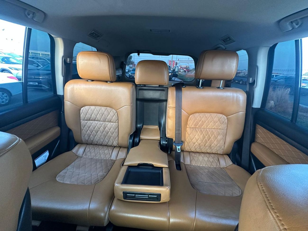 تويوتا لاند كروزر Toyota landcruise 2021Model Engine 4.0 v6 petrol GXR colour white Transmission Automatic Interior.Bl