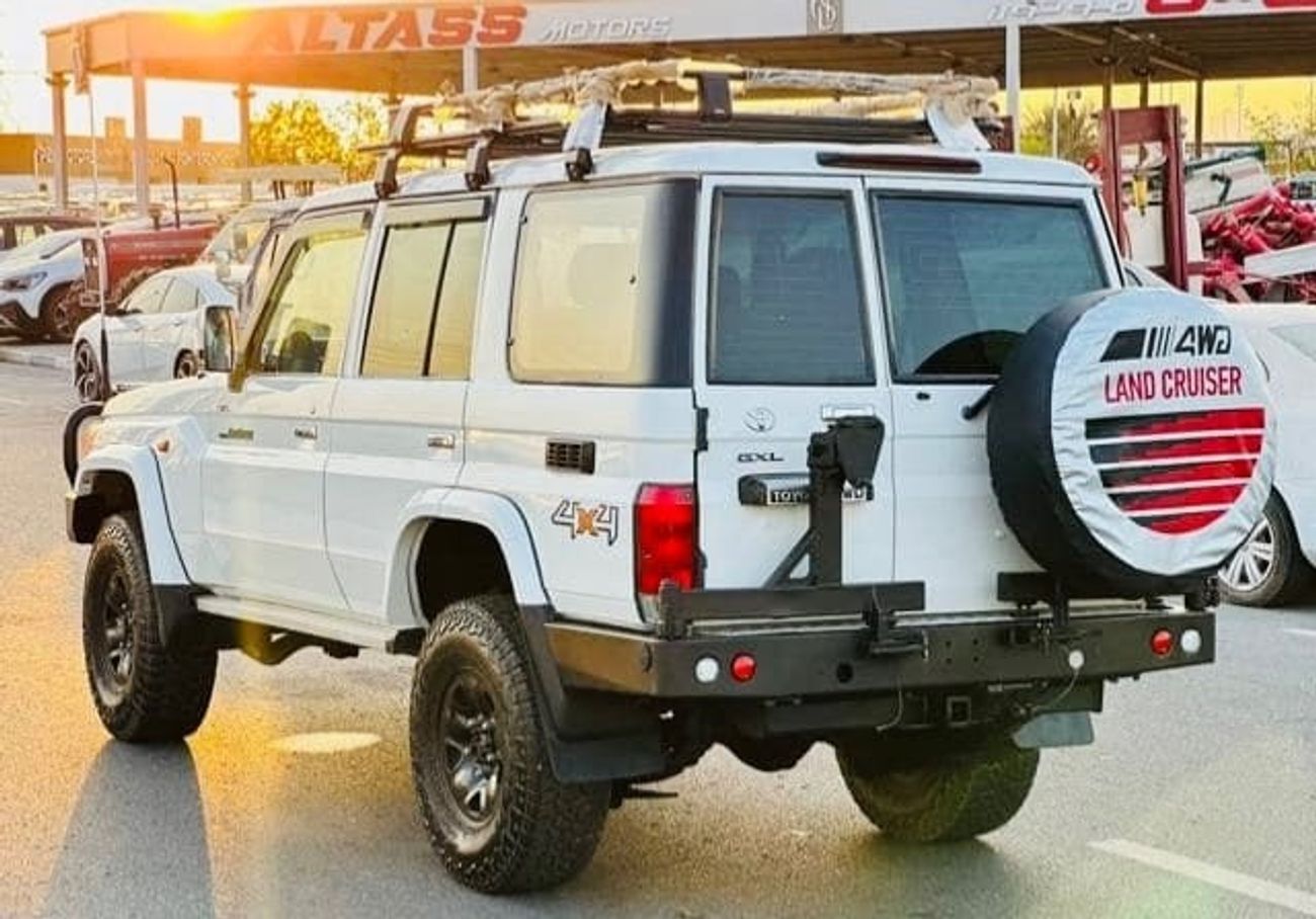 تويوتا لاند كروزر بيك آب 2013 RHD Diesel Full Option Top of the range Very clean and perfect condition