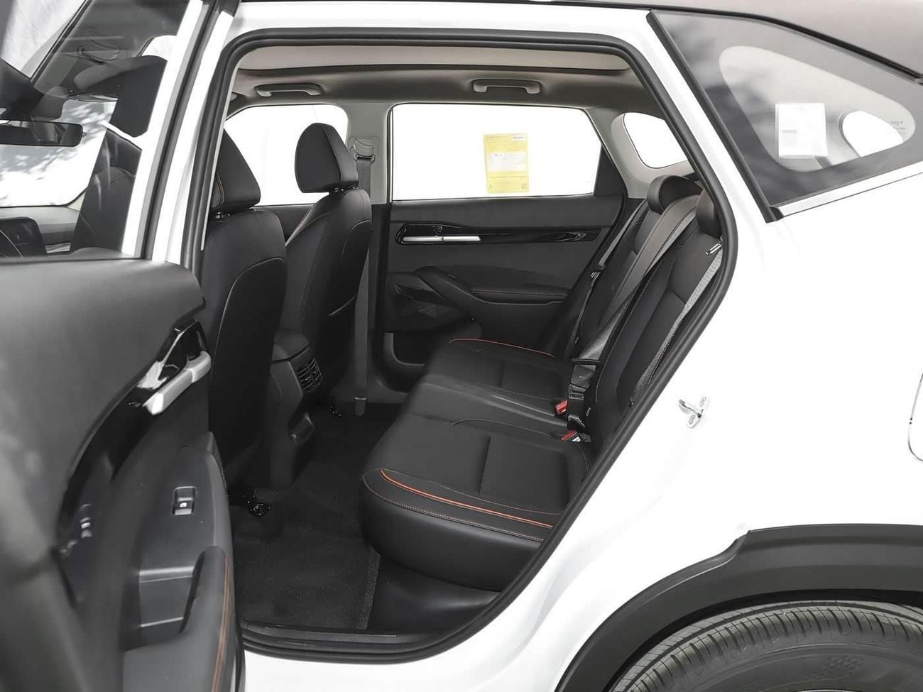 Kia Seltos Kia Seltos Premium 1.5L - White & Black Inside Black