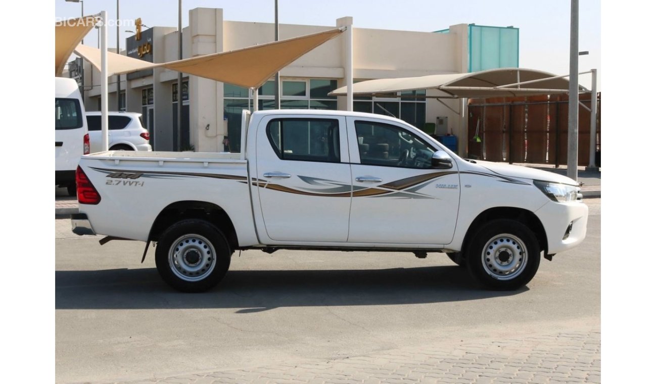 Toyota Hilux 2017 | HILUX 4X4 DOUBLE CABIN PICKUP WITH GCC SPECS AND EXCELLENT CONDITION