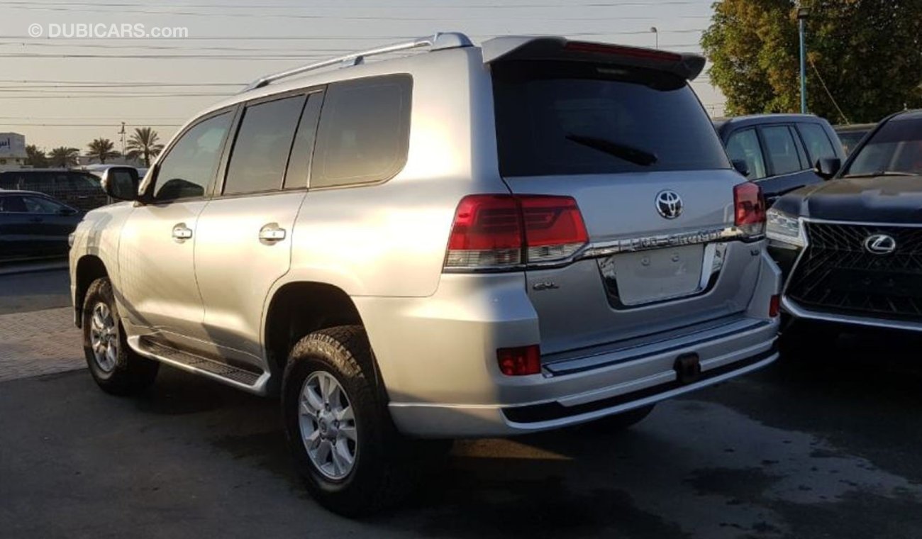 Toyota Land Cruiser right hand drive Diesel Auto GXL V8 With facelift 2019 body kit with accessories (Export only)