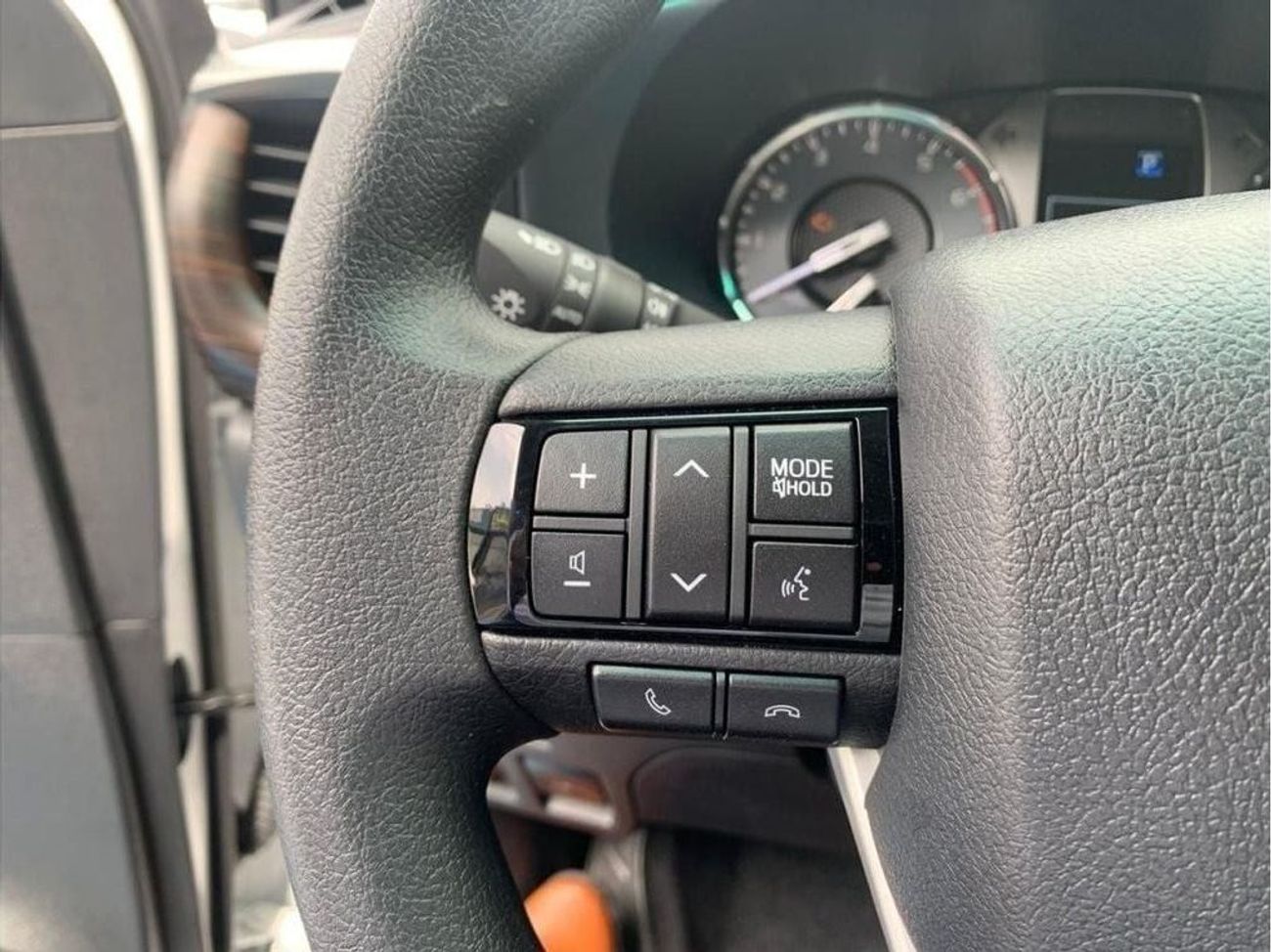 Toyota Hilux 2025 TOYOTA HILUX SR5 4.0L V6 WHITE AND BLACK AVAILABLE