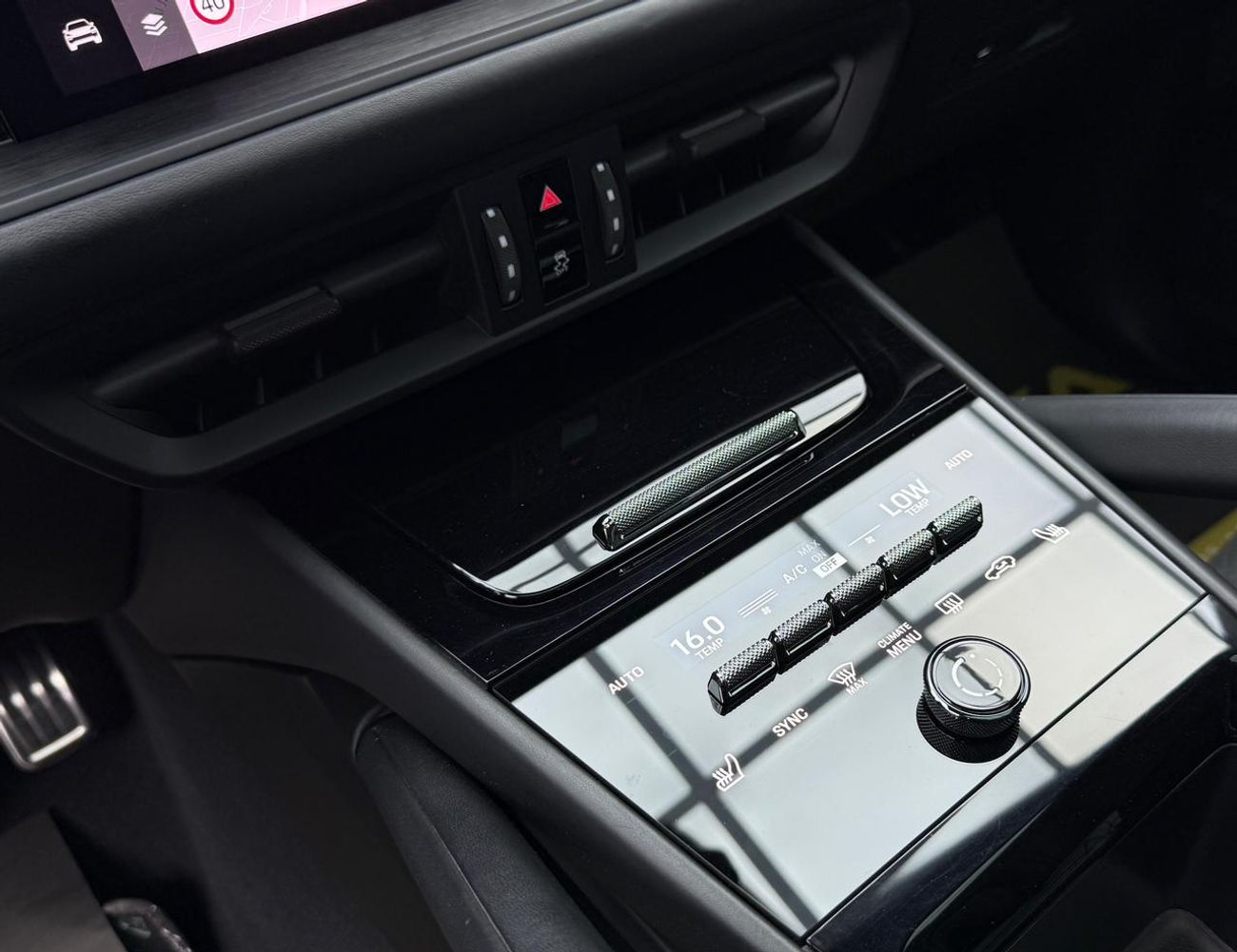 Porsche Cayenne 2025 Porsche Cayenne GTS, 2027 Porsche Warranty, Sport Chrono Package, Very Low Km, GCC