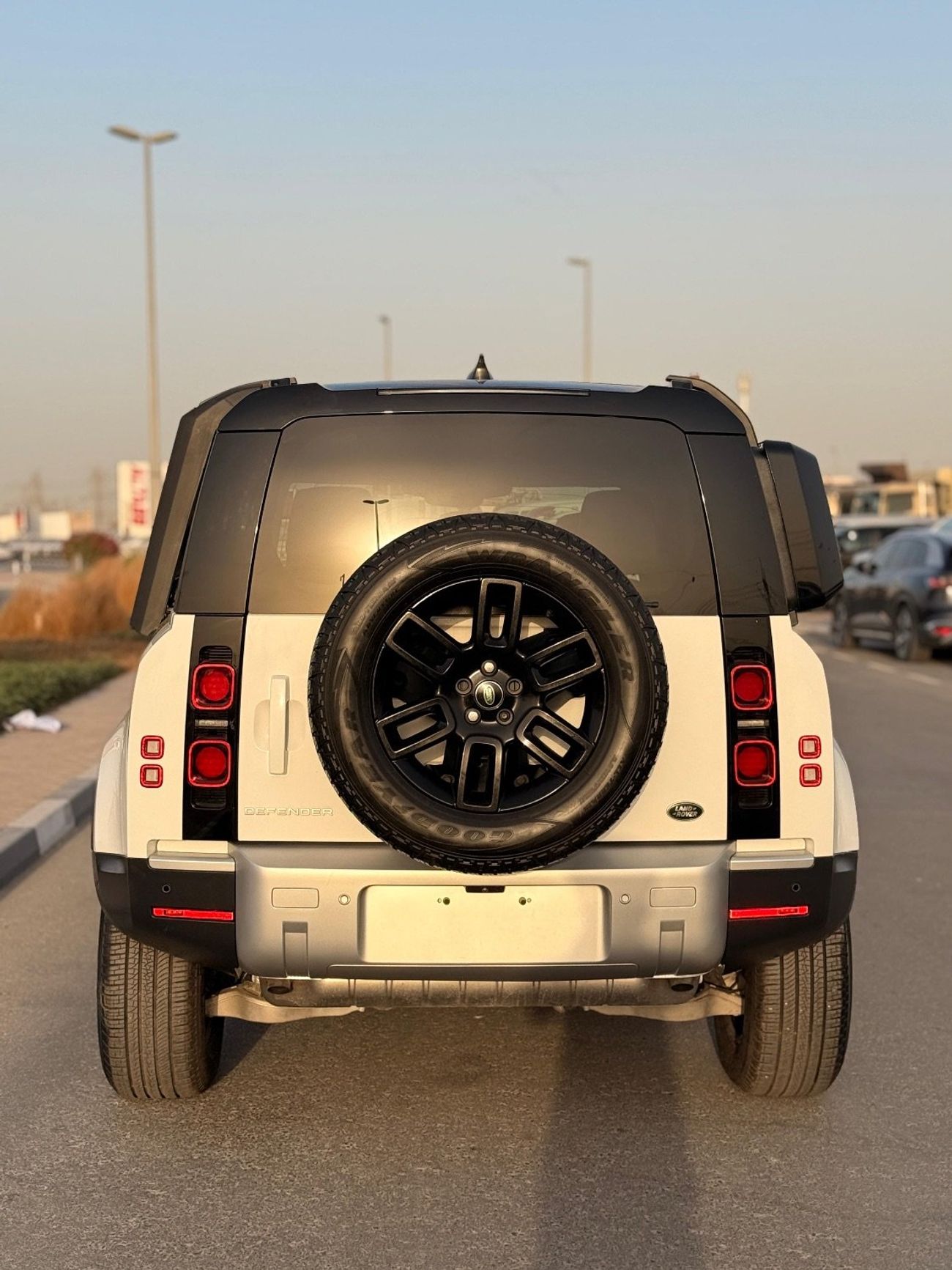 Land Rover Defender P300 110 S 2.0L (5 Seater)