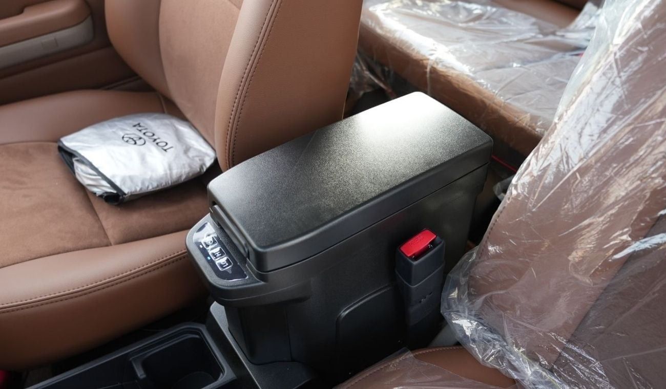 Toyota Land Cruiser 70 TOYOTA LC76 5DOORS PETROL 4.0L A/T MODEL 2025 40TH ANNIVERSARY FULL OPTION