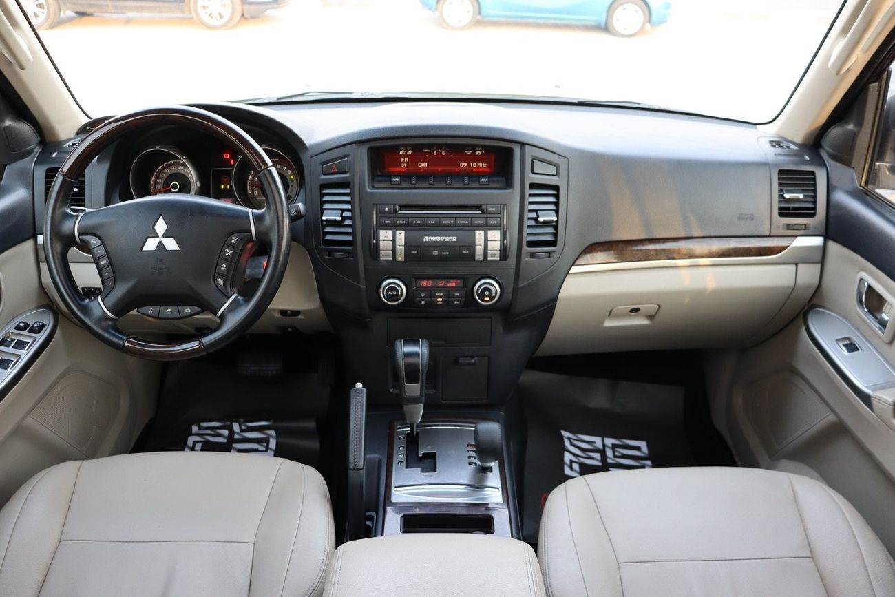 ميتسوبيشي باجيرو GLS هايلاين اعلى