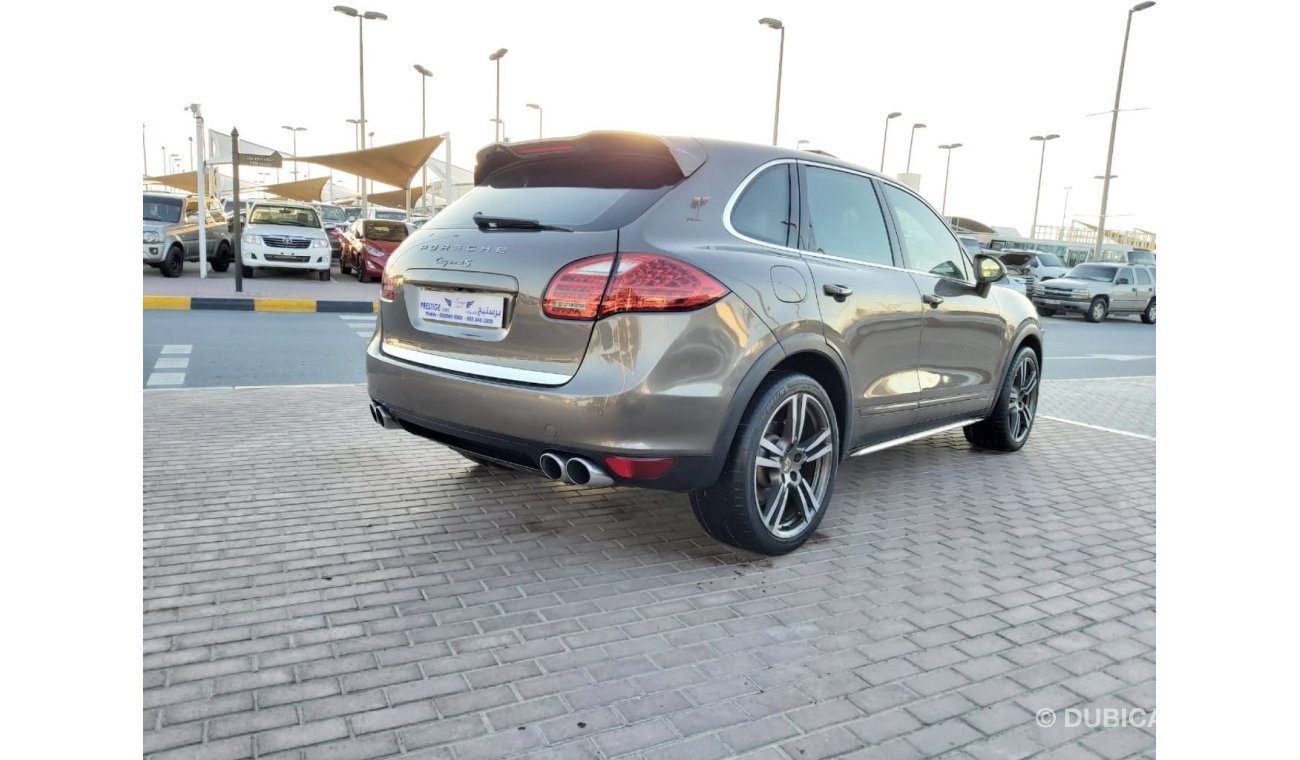 Porsche Cayenne S Sharja