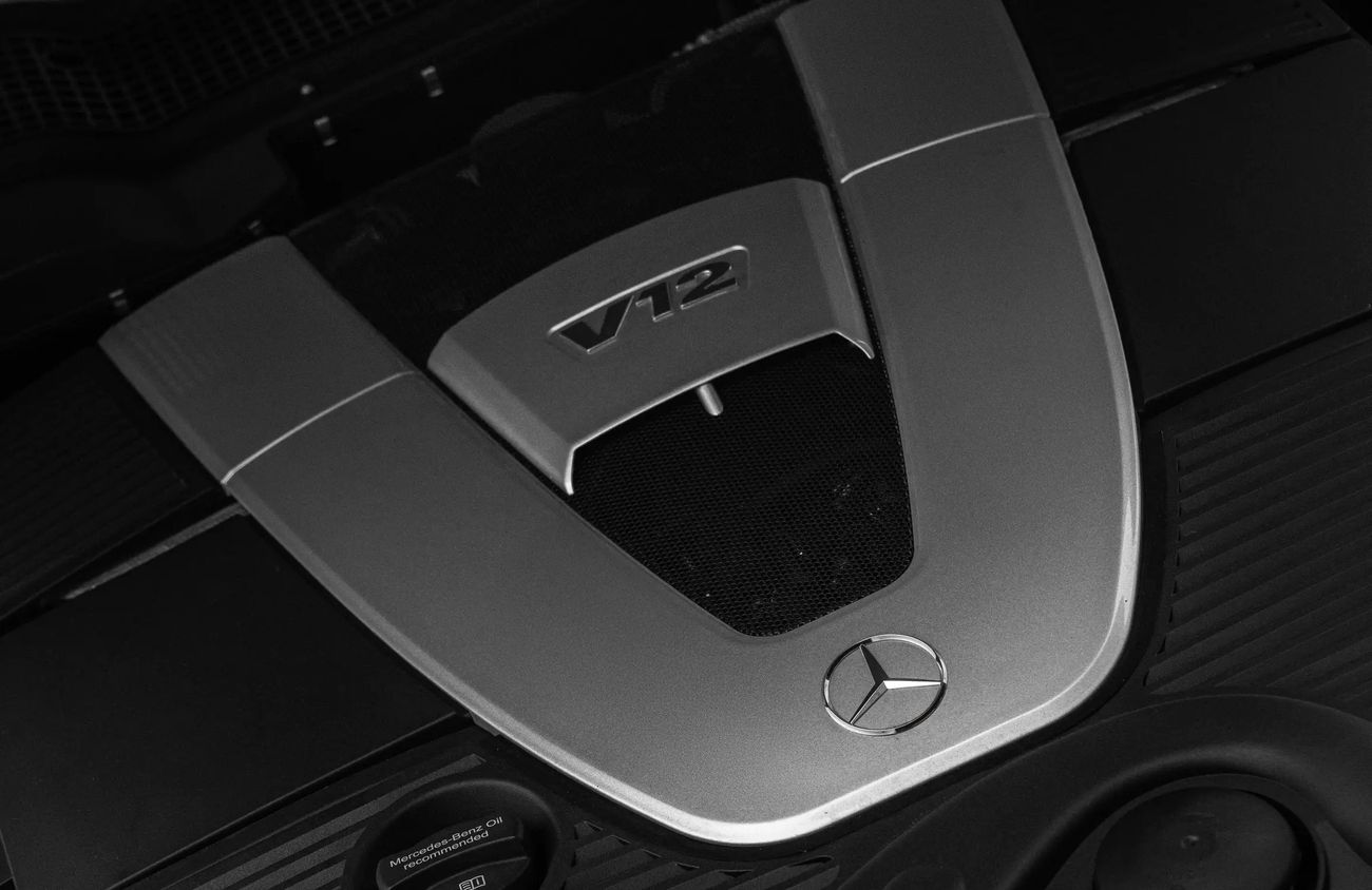 Mercedes Maybach G 650 6.0 L V12 Biturbo Engine