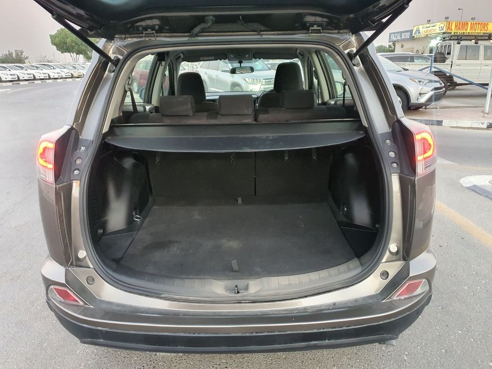 تويوتا راف ٤ Right hand drive Brown 2016