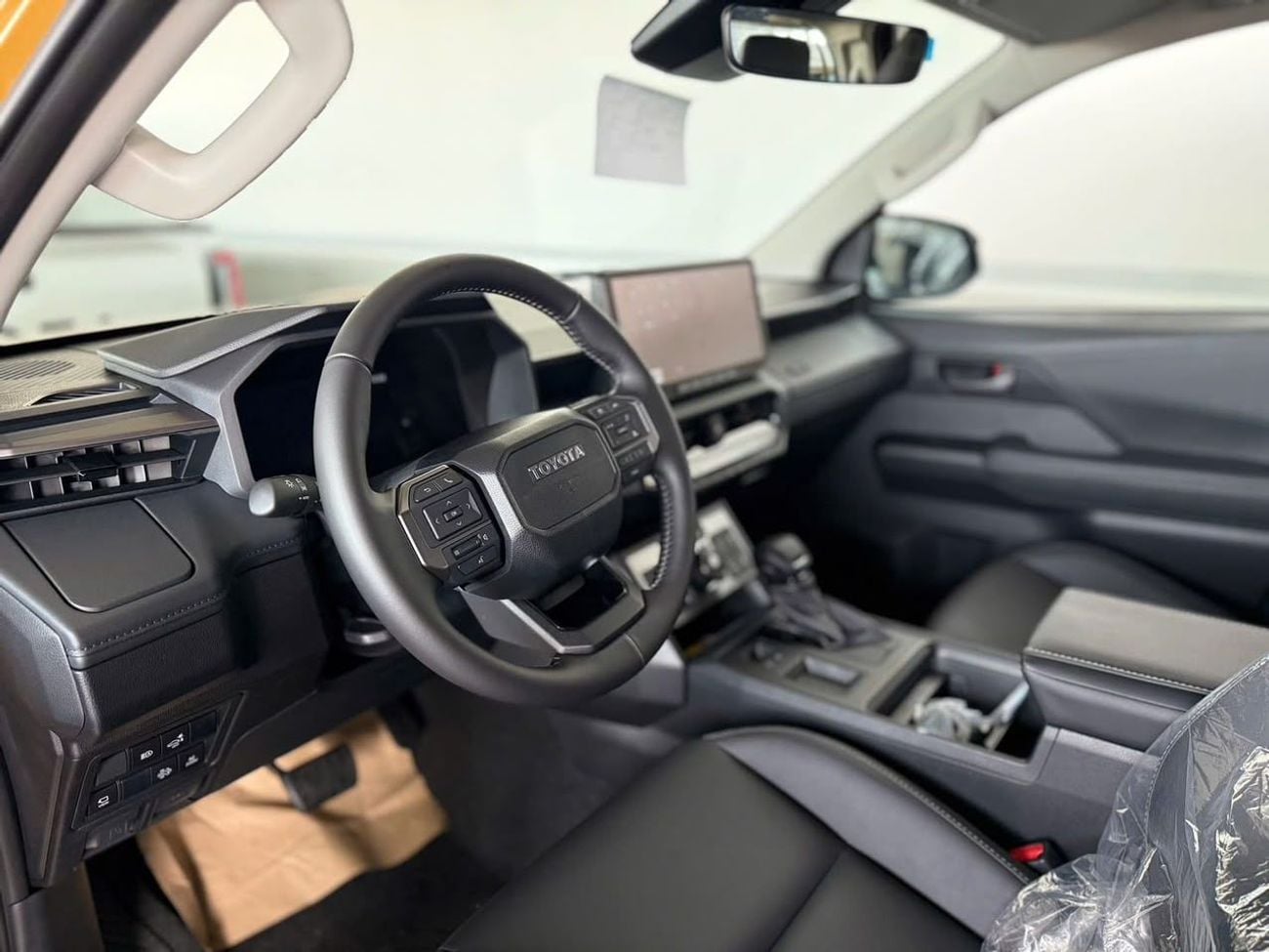 تويوتا هيلوكس ADVENTURE 2.8L DIESEL A/T FULL OPTION DOUBLE CABIN PICKUP