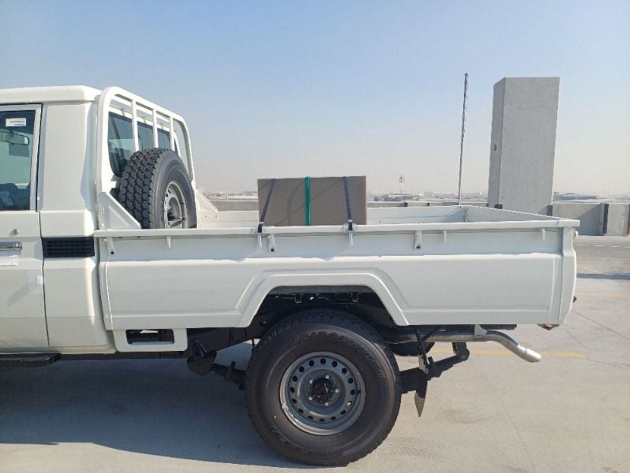 تويوتا لاند كروزر LC79 4.2L Pickup Single cab 5- MT 4X4