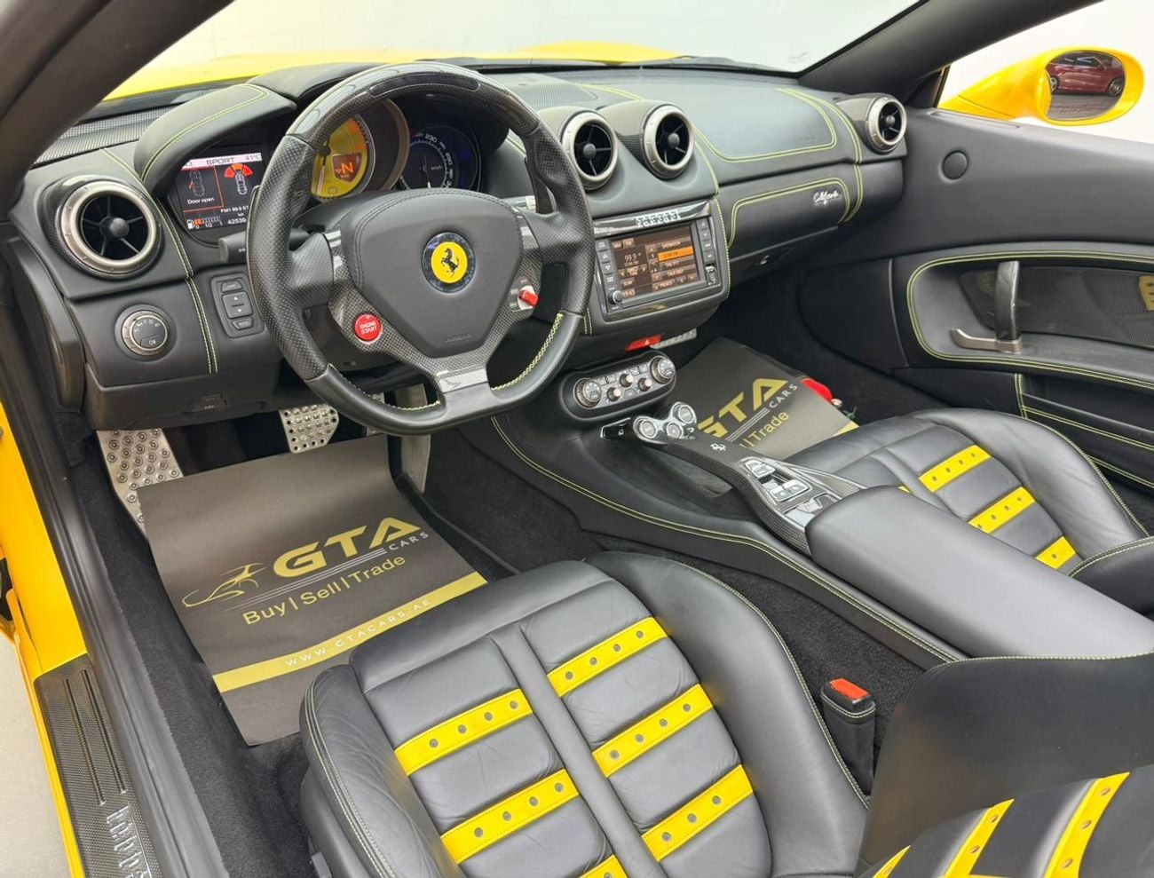 Ferrari California STD 2013 Ferrari California, Full Service History, Excellent Condition, GCC Specs