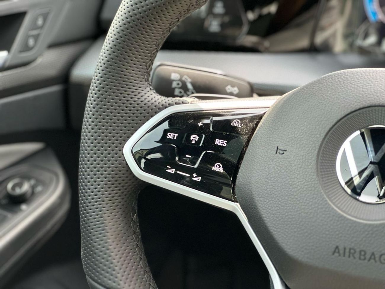 Volkswagen Golf R VOLKSWAGEN GOLF R