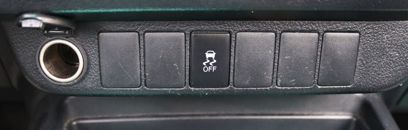 تويوتا هيلوكس تويوتا هيلوكس - 2020 - أتوماتك - خليجى - بدون حوادث- بمحرك 2.7 - دفع خلفى 2WD - بحاله ممتازه من الدا