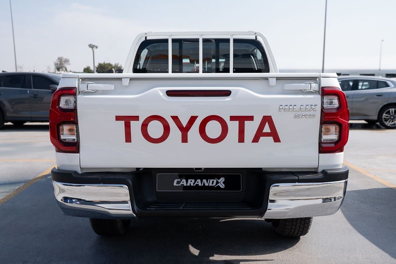 تويوتا هيلوكس 2.4L Diesel Double Cabin Manual Transmission 4x4 2025